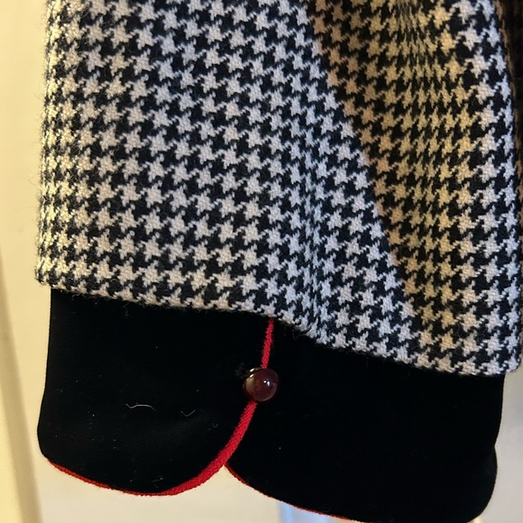 Vintage 1970’s Tailored Houndstooth Women’s Jacket with Red Lining. Size Small. - Picture 9 of 12